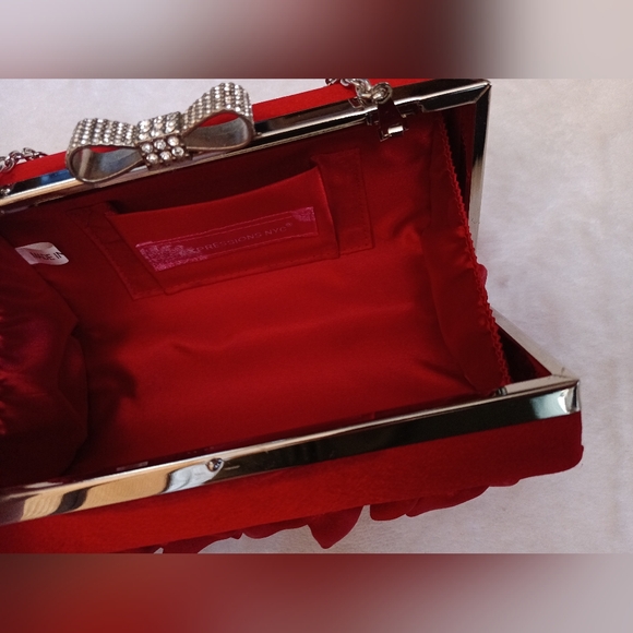 Expressions NYC red clutch - Picture 5 of 8